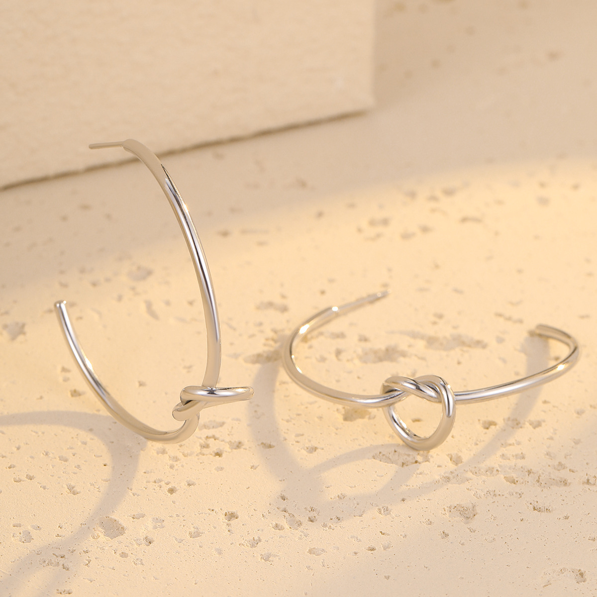 French Advanced Cold Style Ear Ring - Image 4