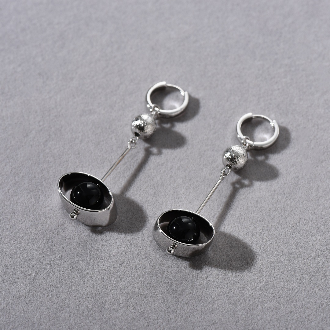 Original Design Advanced Metal Copper White Gold Plated Black Agate Pendant Ear Clip - Image 3