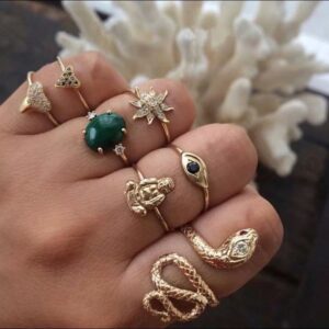 Multi-Piece Ring Ring With Diamonds Exaggerated Emerald Snake-Shaped Joint Ring 7-Piece Set