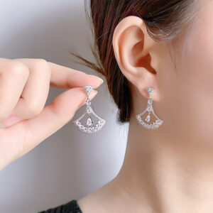 Palace Vintage Water Drop 5A Zircon Scallop Earrings