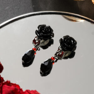 Dark Punk Special-interest Design Black Rose Heart-shaped Tassel Earrings