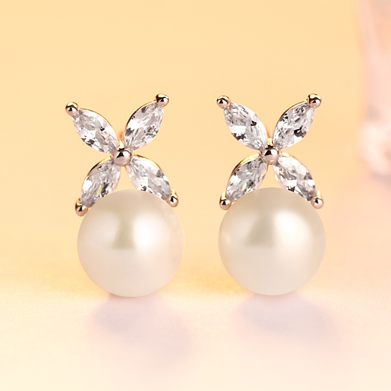 S925 Sterling Silver Stud Earrings Inlaid Natural Pearl Simplicity European And American Earrings - Image 3