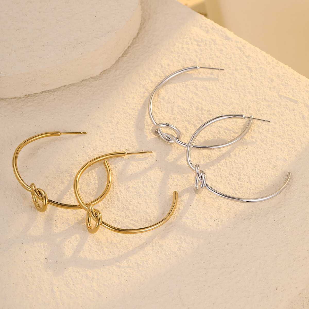 French Advanced Cold Style Ear Ring - Image 2