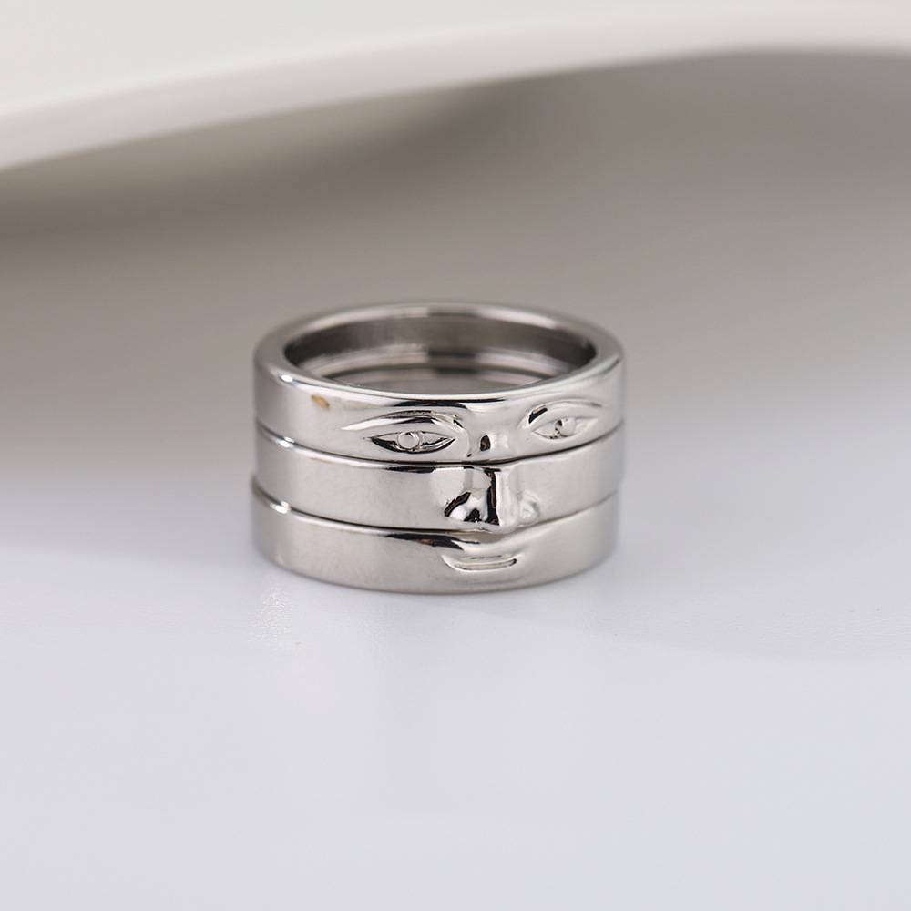 New Niche Design Touching Face Ring - Image 2