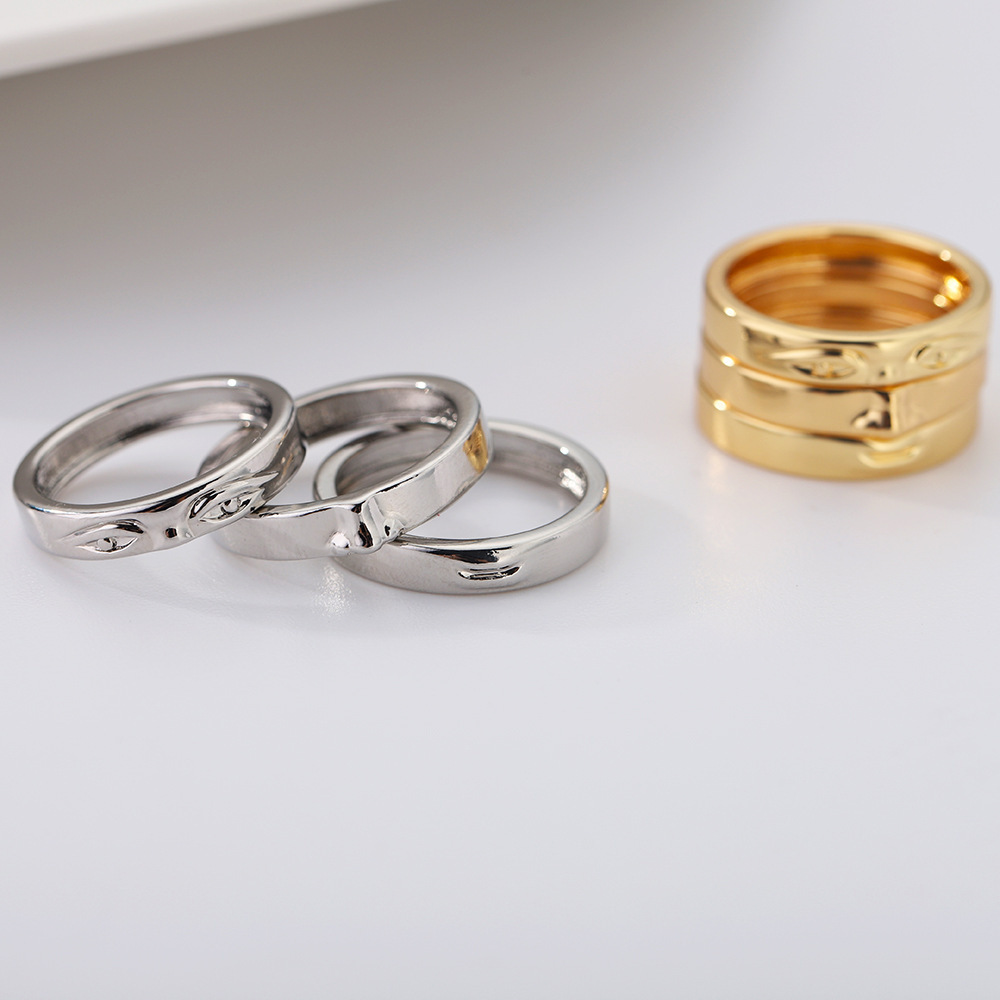 New Niche Design Touching Face Ring - Image 3