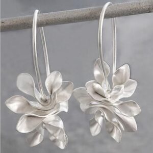 Vintage Court Style Flower Alloy Women's Elegant Personality And Fashion Earrings