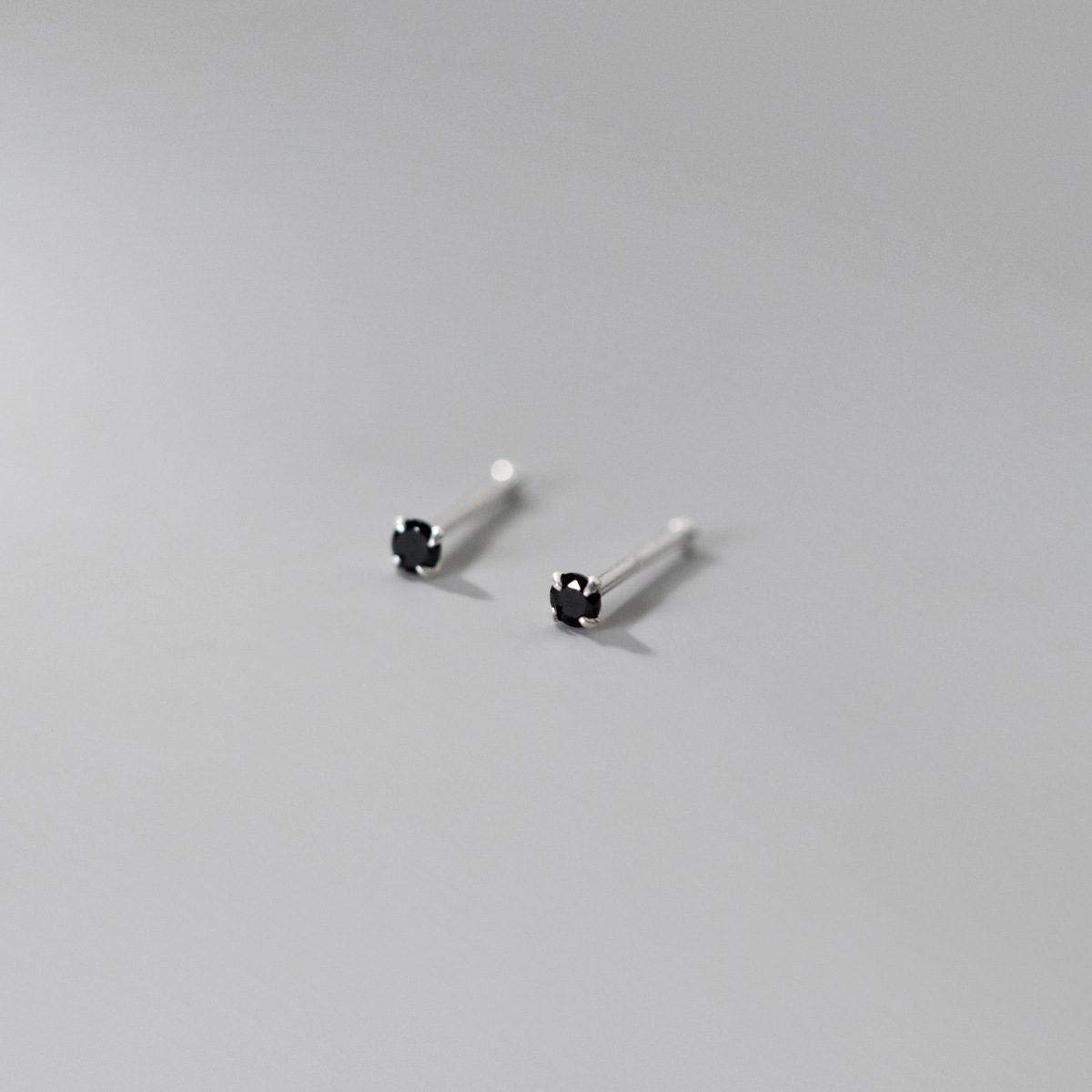 Pure Silver 999 Four-claw Color Single Rhinestone Ear Studs - Image 6