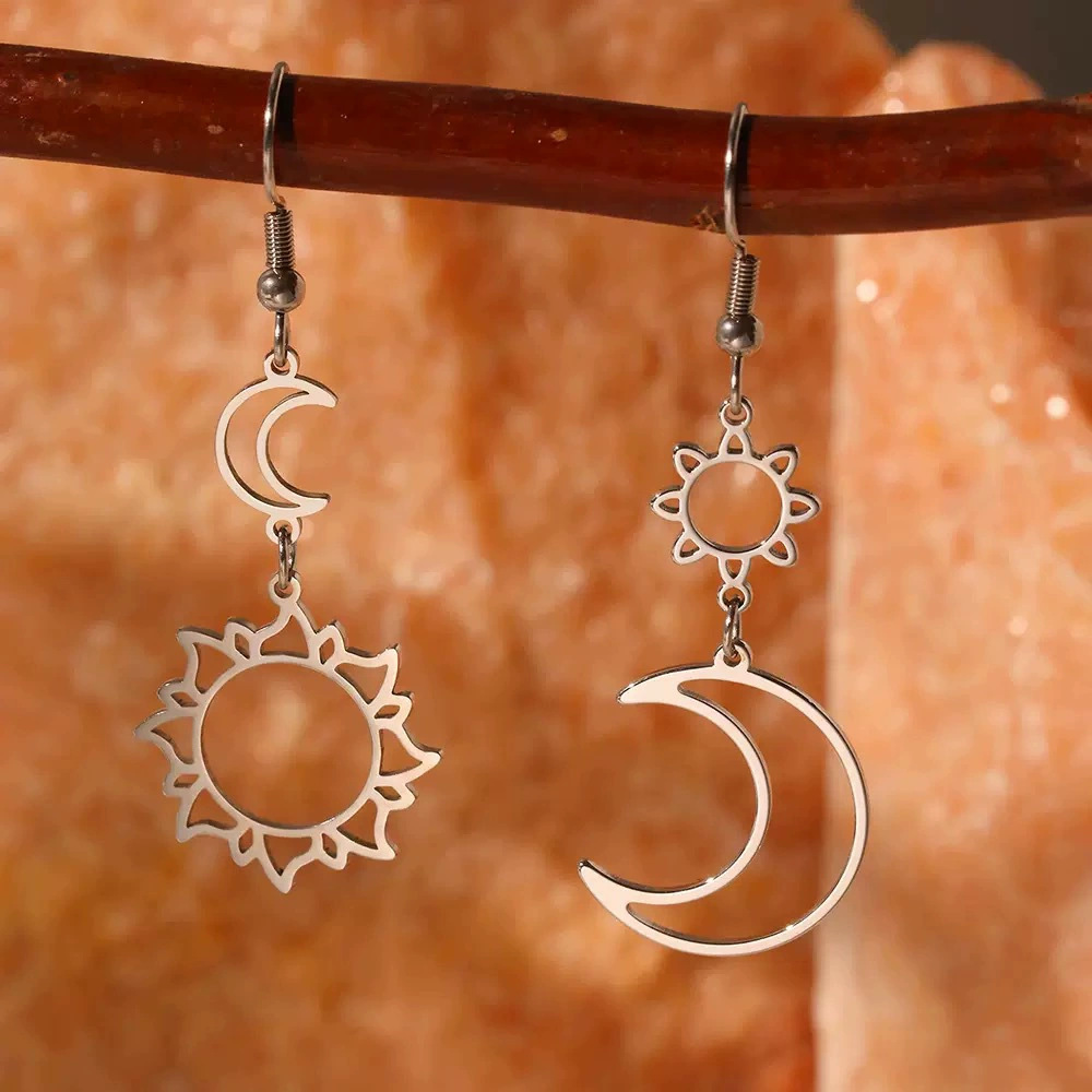 Retro Asymmetric Sun Moon Hollow Stud Earrings - Image 7