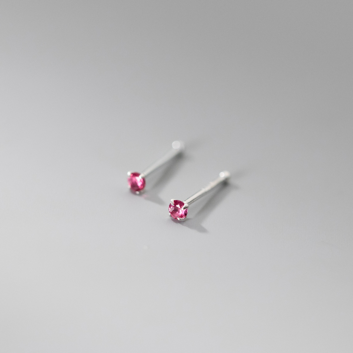 Pure Silver 999 Four-claw Color Single Rhinestone Ear Studs - Image 10