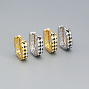 Black And White Chessboard Grid Ear Clip Silver Dripping Oil