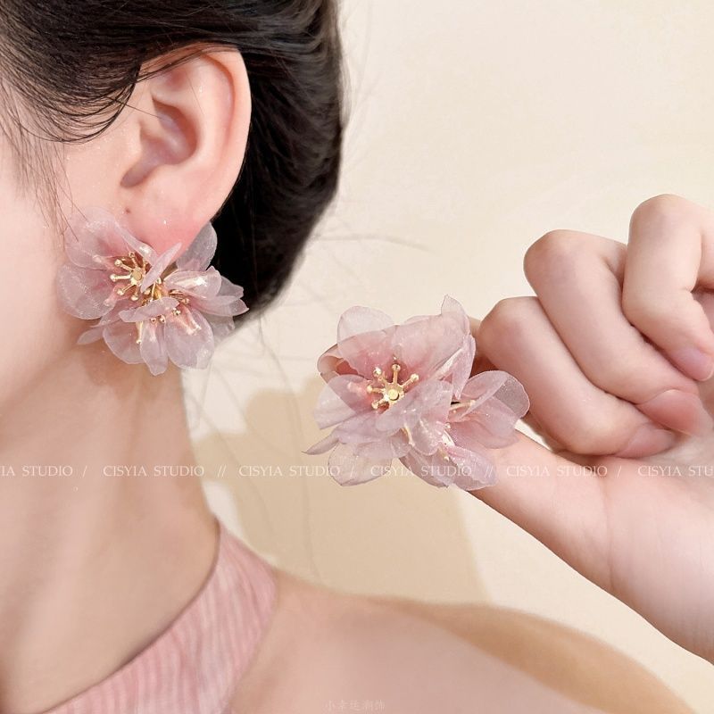 Net Yarn Flowers Earrings - Image 6