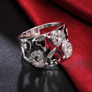 Heart-shaped Cutout Ring With Diamonds