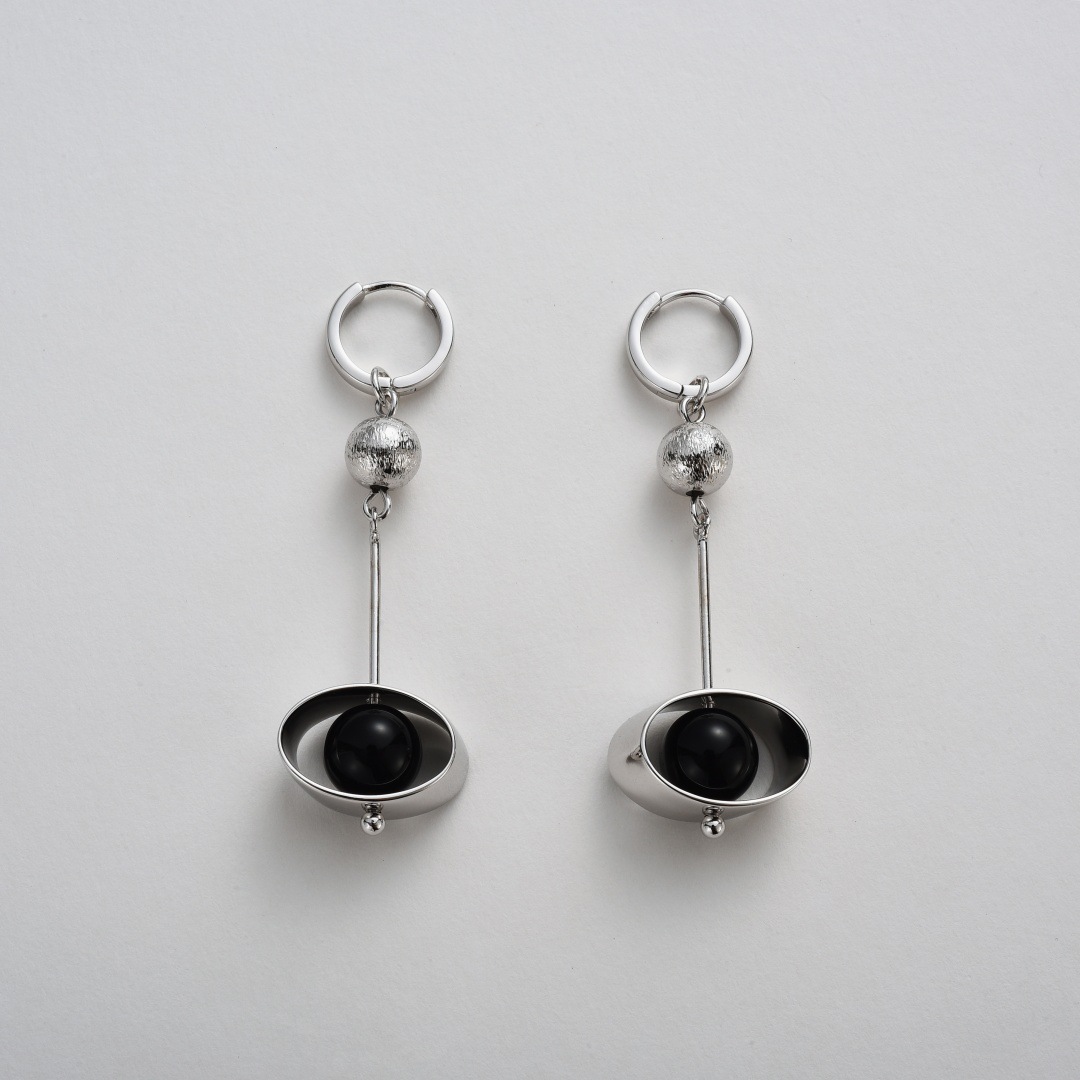 Original Design Advanced Metal Copper White Gold Plated Black Agate Pendant Ear Clip - Image 5